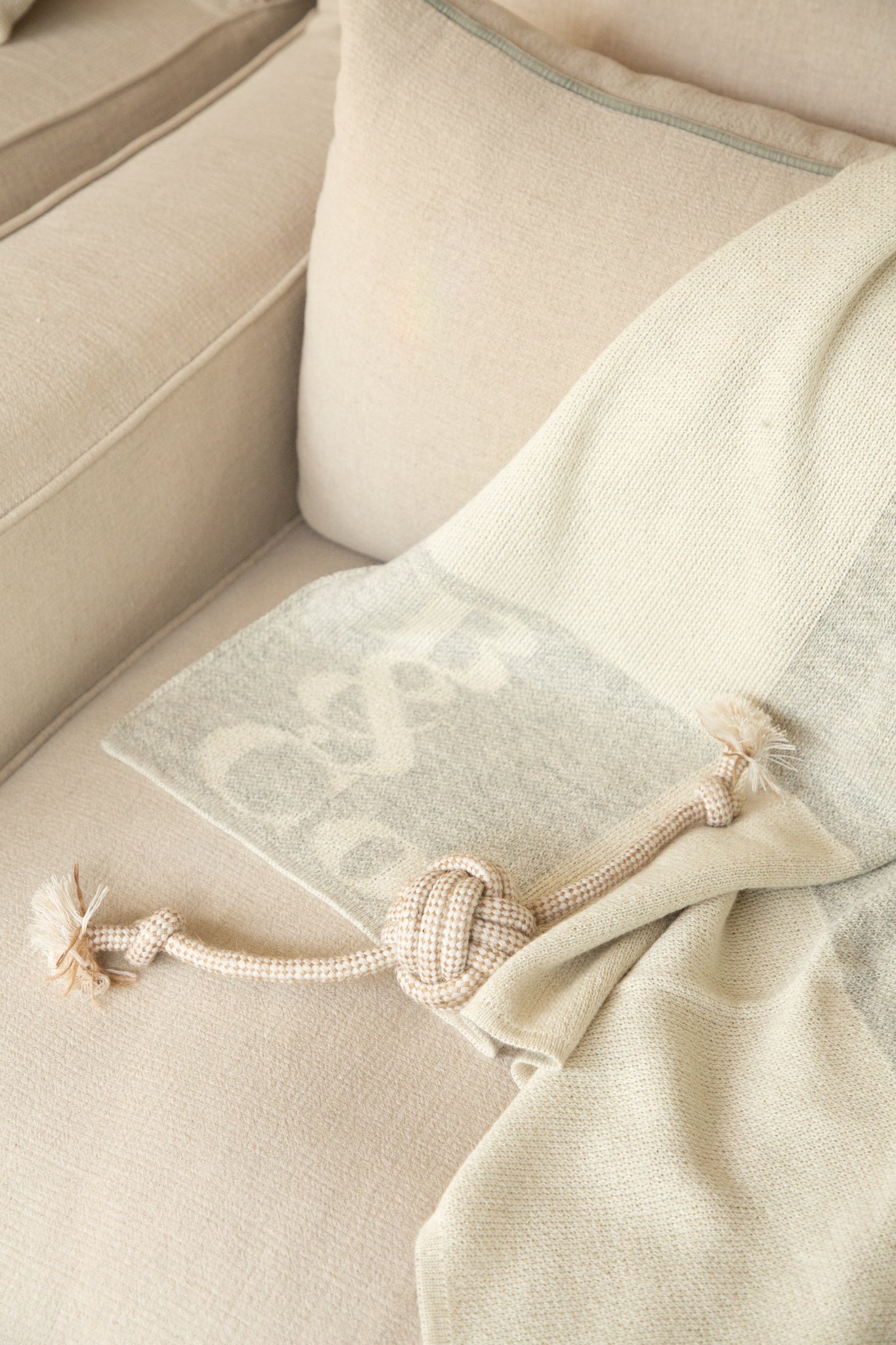 Alpaka-Decke in weichem Grau & Creme