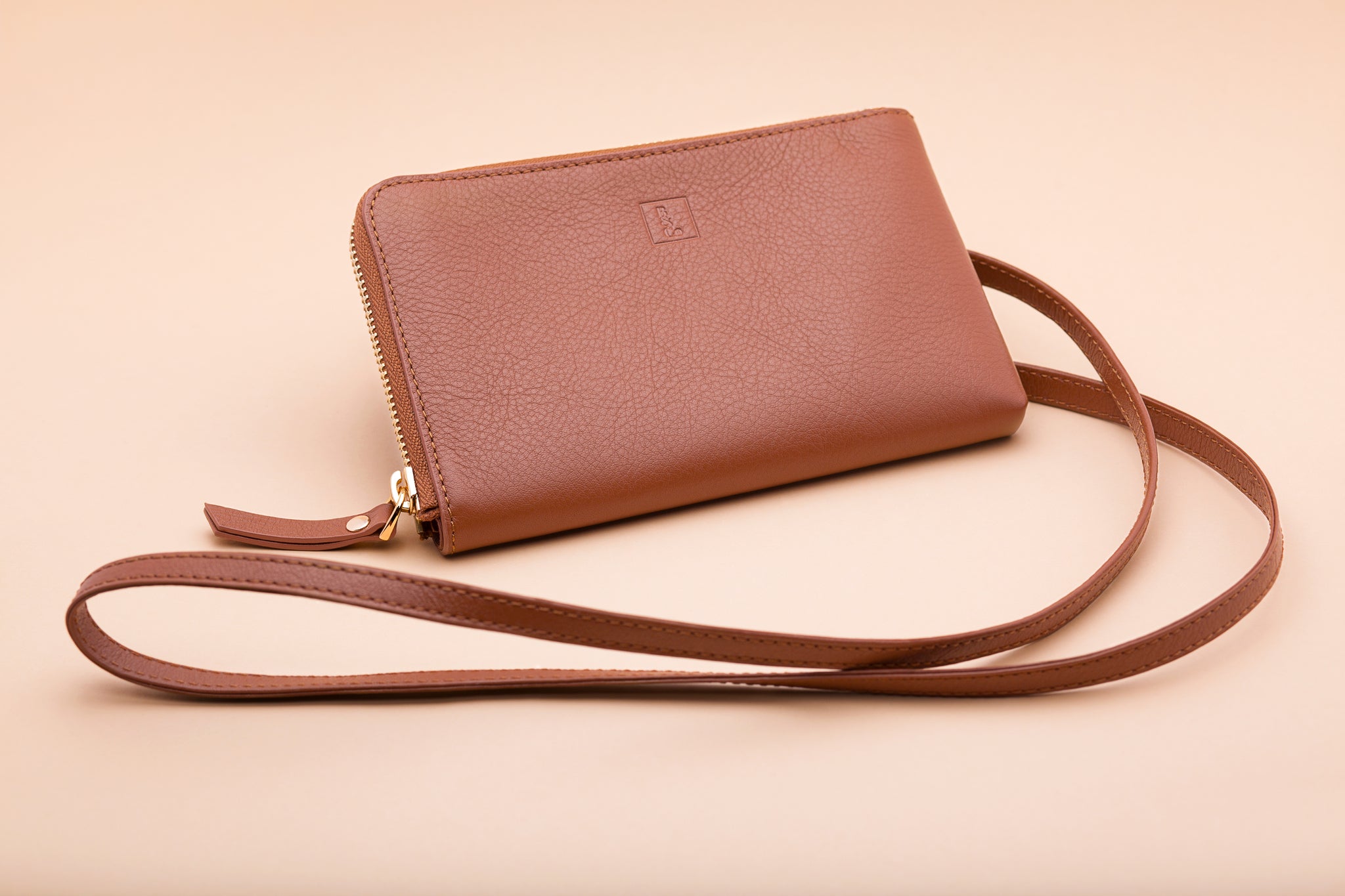 Cross-Body Umhängetasche aus Leder in Cognac