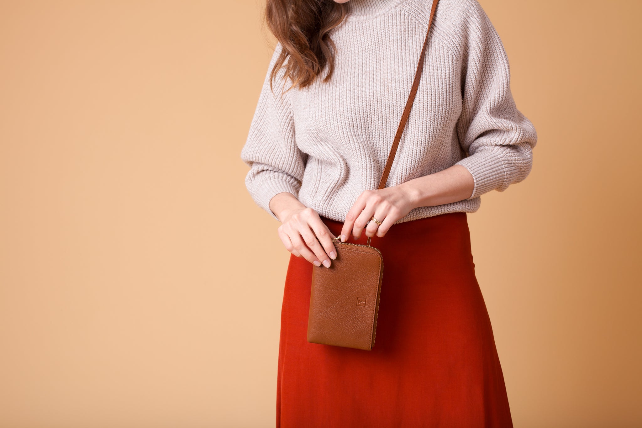 Cross-Body Umhängetasche aus Leder in Cognac