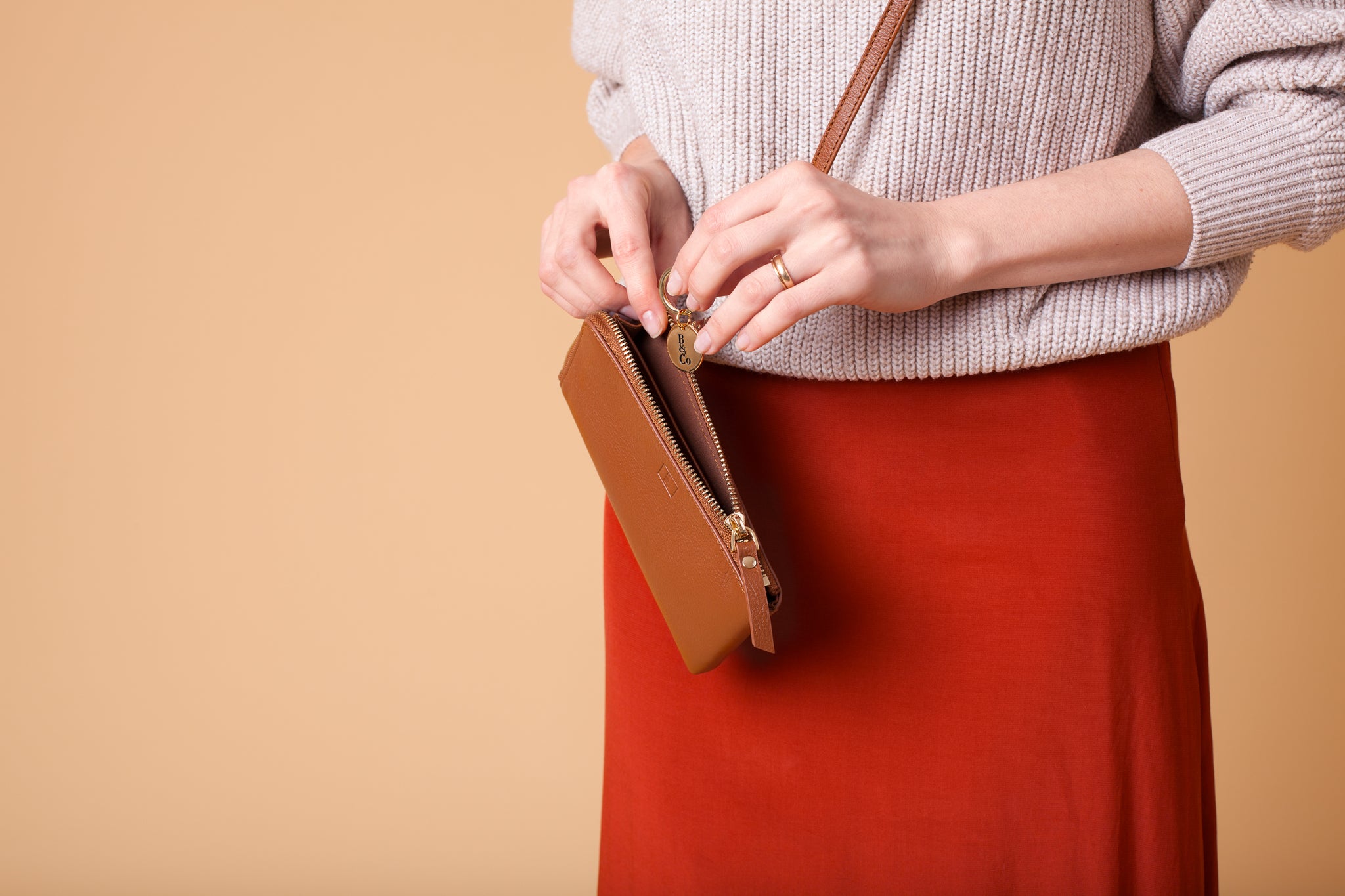 Cross-Body Umhängetasche aus Leder in Cognac