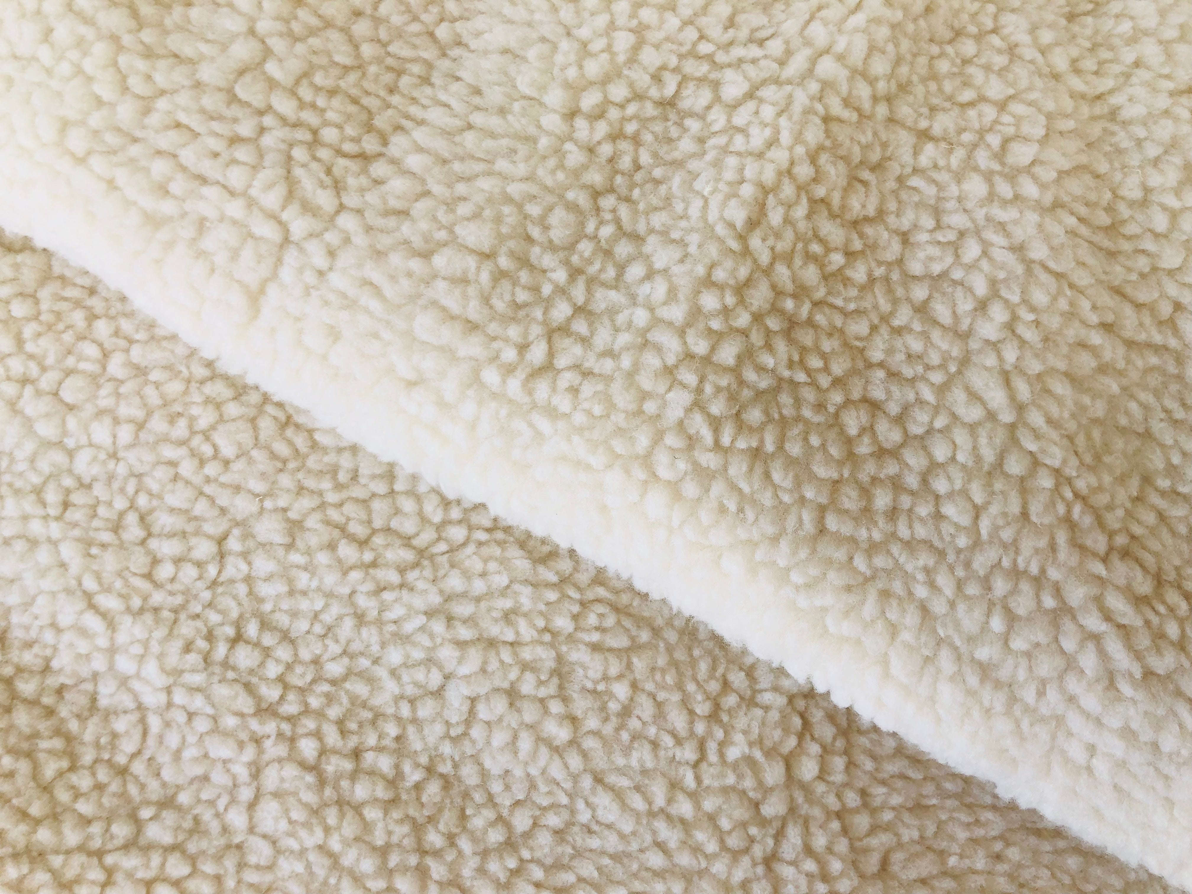 Weiche Samt-Sherpa-Matte in Karamell